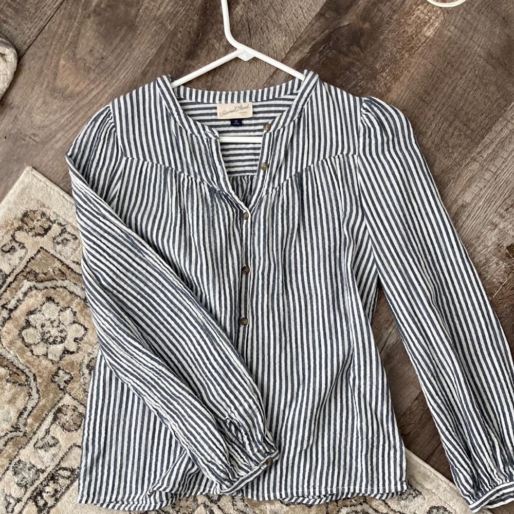 Universal threads striped top